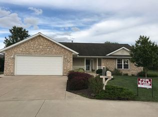 1036 Stonegate Ct, Wapakoneta, OH 45895