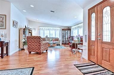 Light and lively Living spac