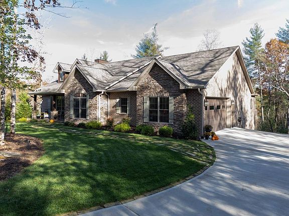 2nd image of 14 Braeswick Cir