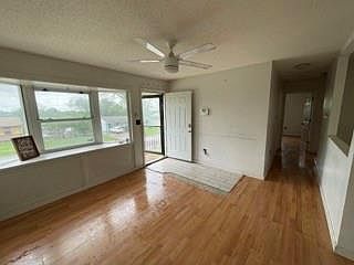 4th image of 4732 E 39th St