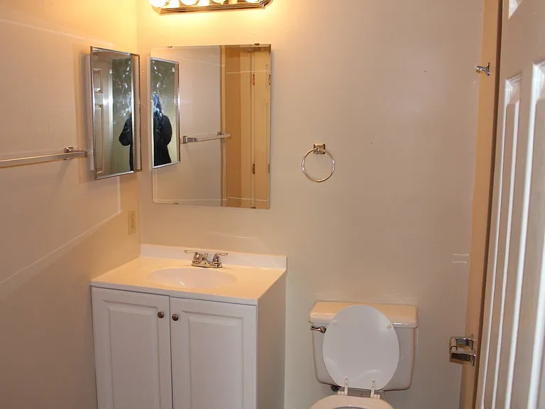 10 Old South Ct #C — Photo 9