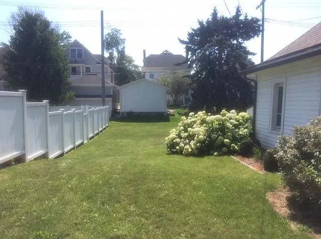 142 N Macomb St — Photo 8
