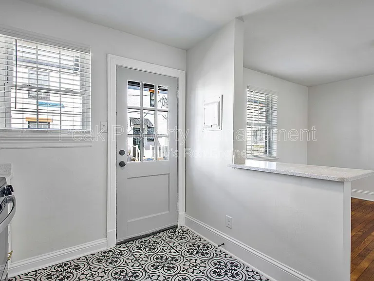 402 S Center St #1 — Photo 14