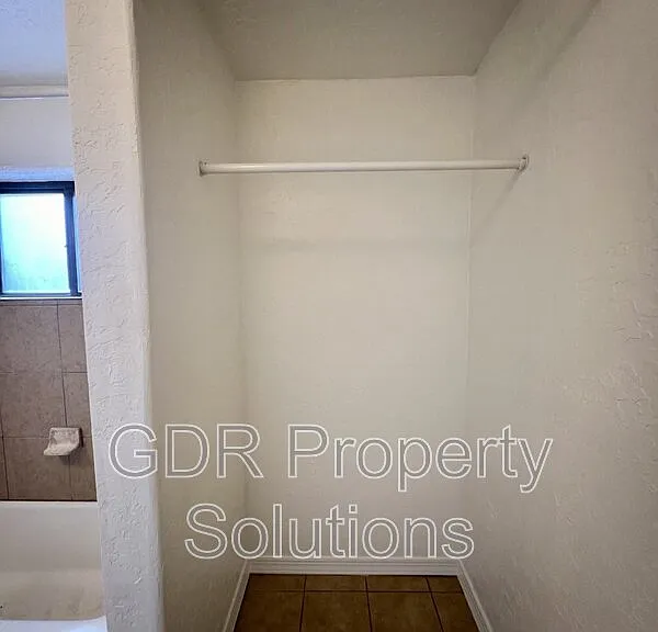 3529 Ross Ave SE — Photo 24