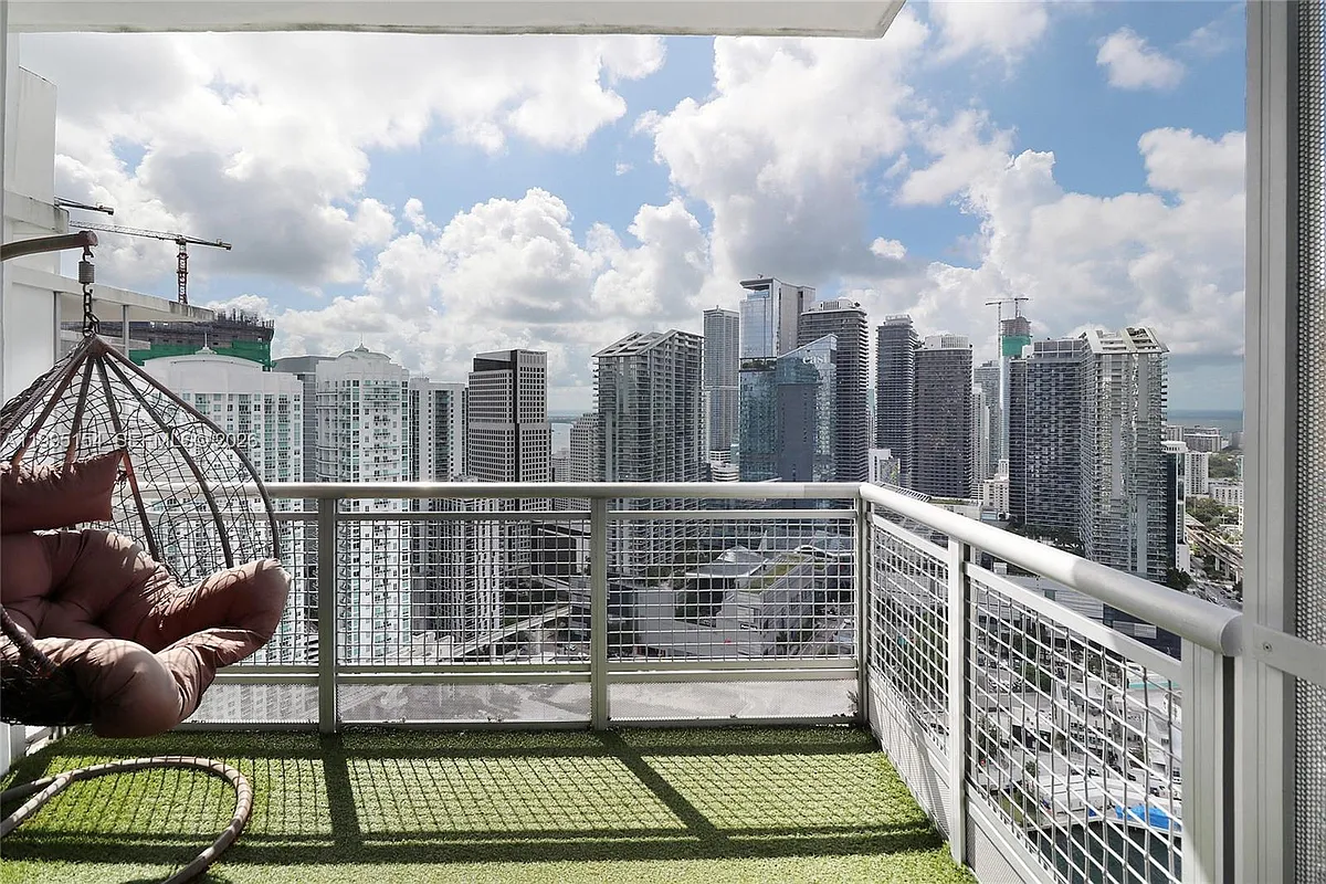 Building Photo - 350 S Miami Ave #4110