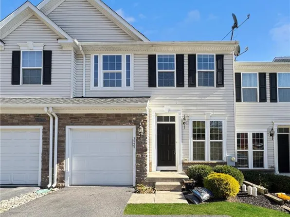 3529 Windsor Ct, Nazareth, PA 18064