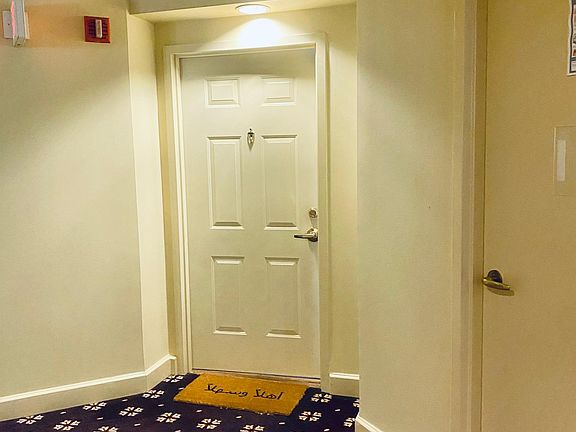 5th image of 2400 Clarendon Blvd APT 609