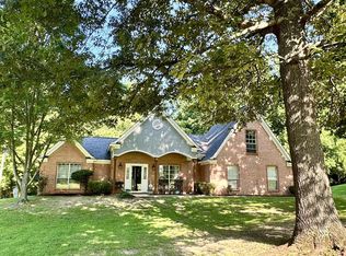 6627 Lake Forest Dr W, Walls, MS 38680
