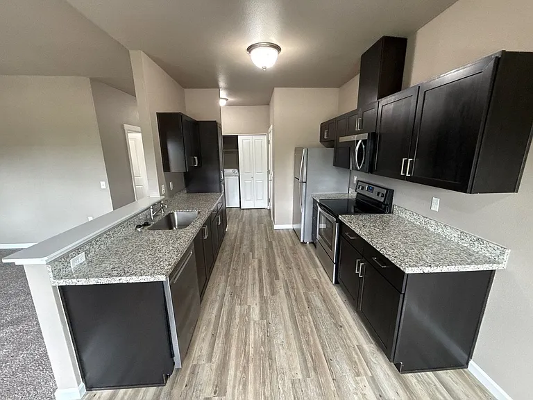 Hawthorne Place Apartments — Photo 9