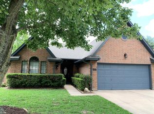 2833 N Remington Dr, Angleton, TX 77515