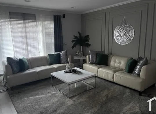 3 bed, $4,300 — Photo 2