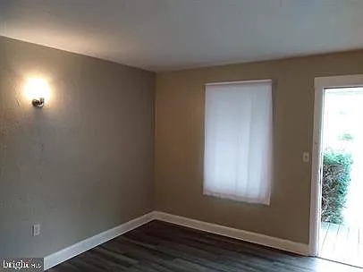 1 bed, 500 sqft, $995 — Photo 3
