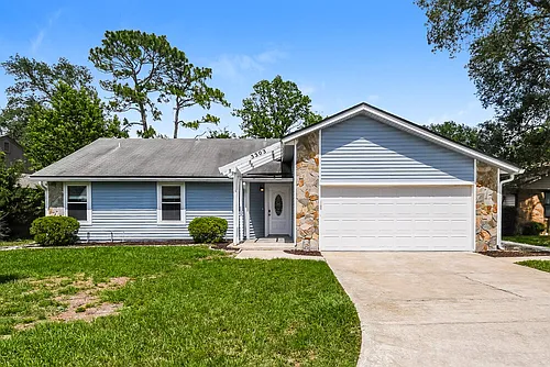 3303 Hampstead Dr Photo 1