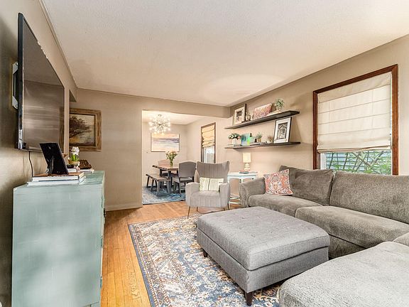 3rd image of 334 Rosslyn Ave