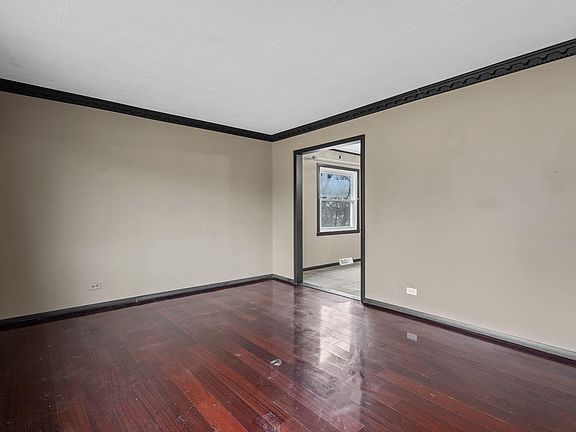 5th image of 10836 Forestdale St