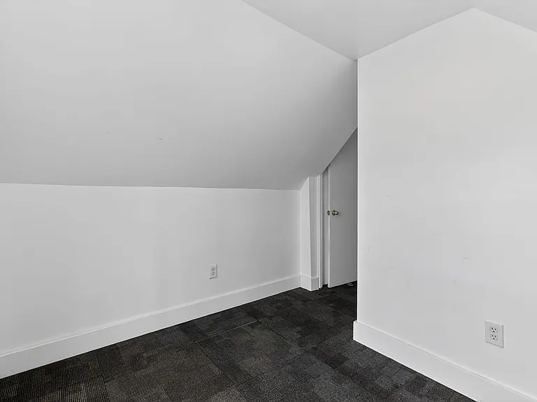 321 Orleans St SE — Photo 27