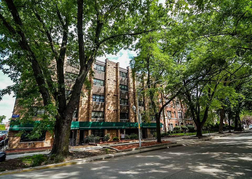 1st image of 660 W Wrightwood Ave #407