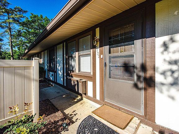 3rd image of 3132 Birchway Dr