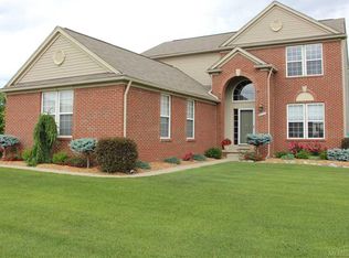 18759 English Ivy Dr, Macomb, MI 48042