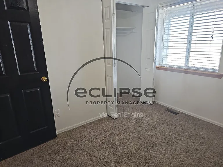 501 Foster Ave — Photo 18