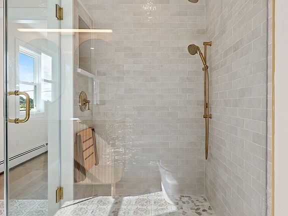 2nd image of 16 Reynard St #1