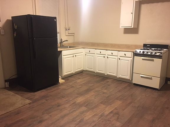 4th image of 120-122 N 3rd St