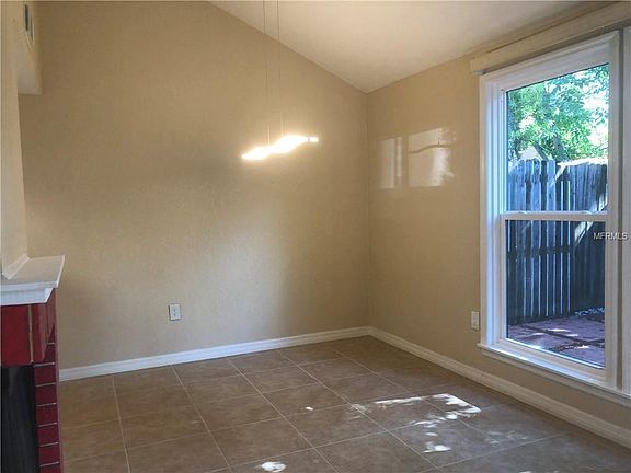 5th image of 623 Saint Johns Ct N Unit 623