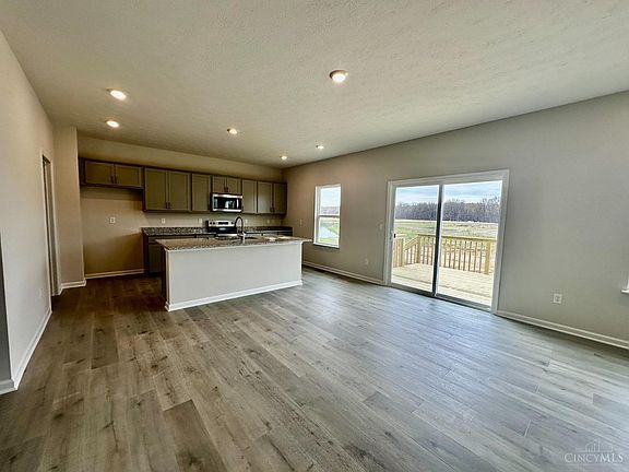 3rd image of 6122 Lakefield Pl