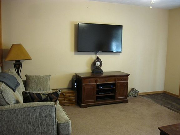 4th image of 3458 Chaucer Dr