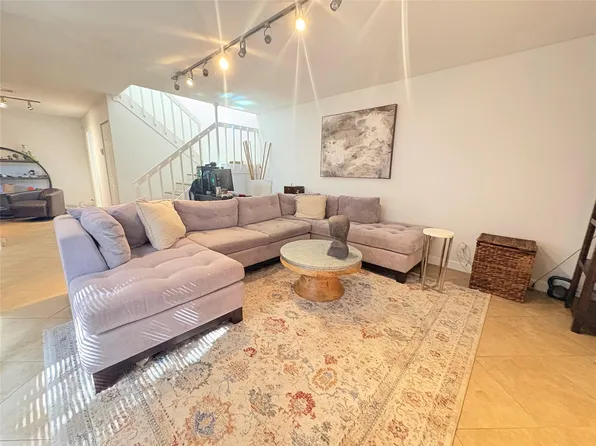 294 Arabian Road #294, Palm Springs, FL 33461