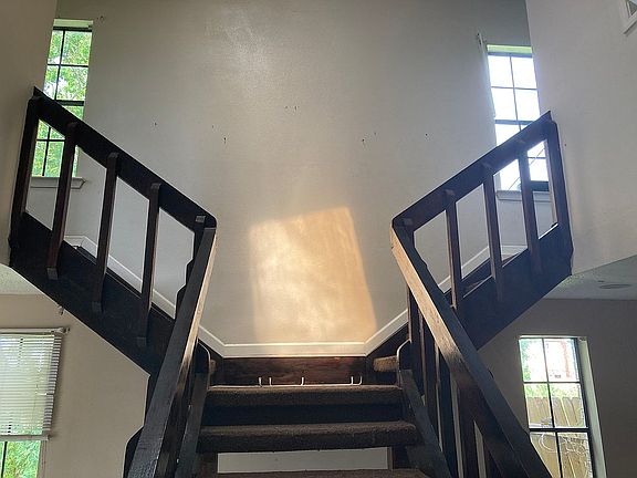 5th image of 5230 Lakeview Ct