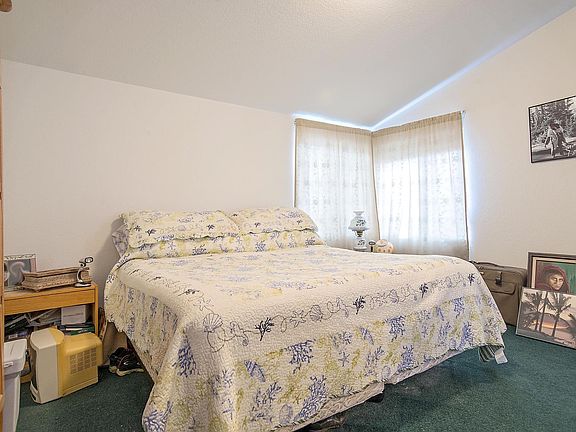 4th image of 1660 Pauline Pl