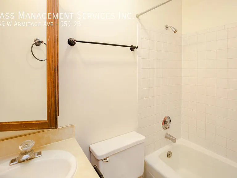 959 W Armitage Ave #2B — Photo 11