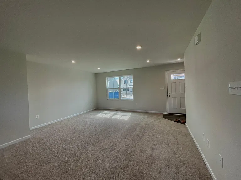 26033 Tulip Xing — Photo 30