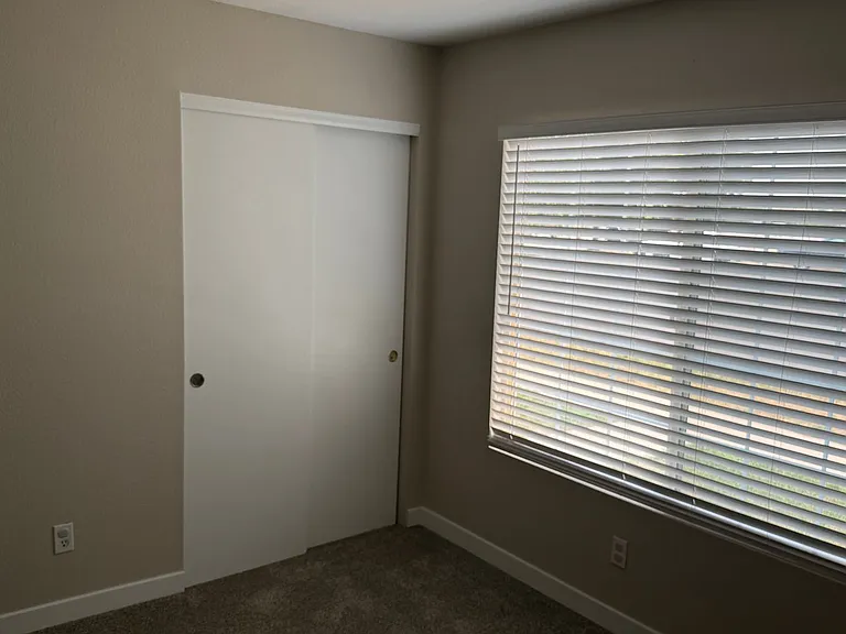 4783 Perth St — Photo 15