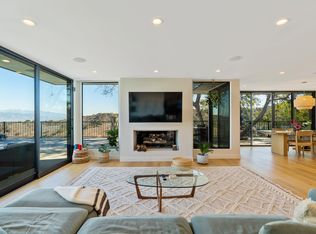 3632 Beverly Ridge Dr, Sherman Oaks, CA 91423