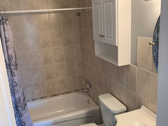 4th image of 137 Woodside Ave Floor 2
