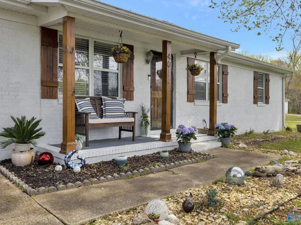 40 Clark Rd, Grant, AL 35747