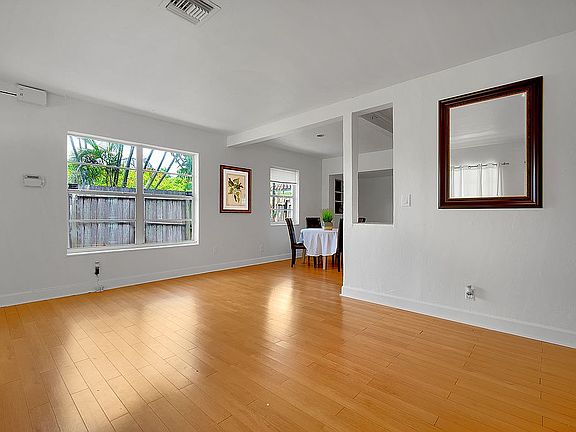 2nd image of 1416 N Andrews Ave