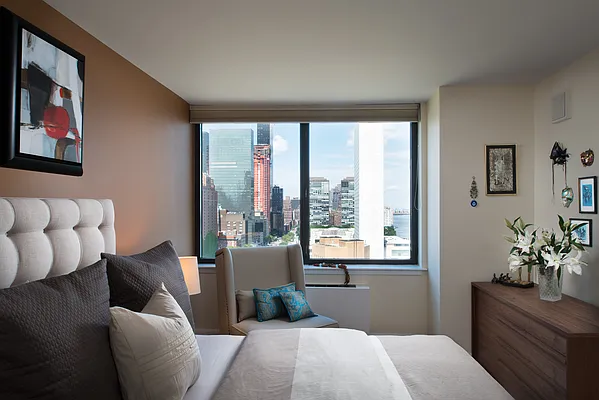 Rented by PocketBroker Inc | media 22