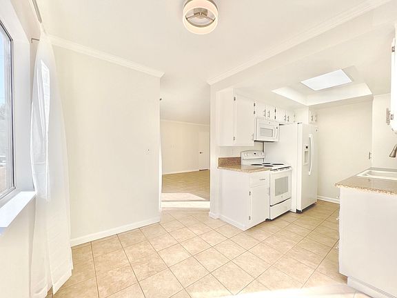 5th image of 1142-1148 9th St #4