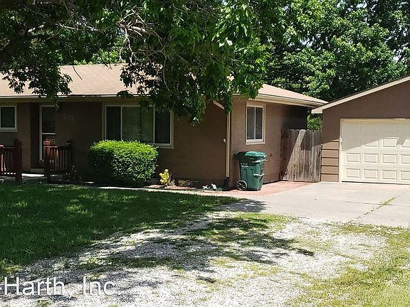 2nd image of 202 S Monticello Dr