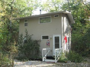 1697 Old Farm Rd, Fairfield, IA 52556