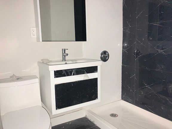 5th image of 524 Mercer St #24