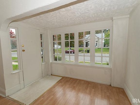 4th image of 1140 Sorin St