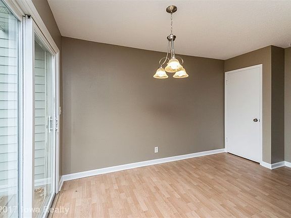 4th image of 704 NW Greenwood St #38