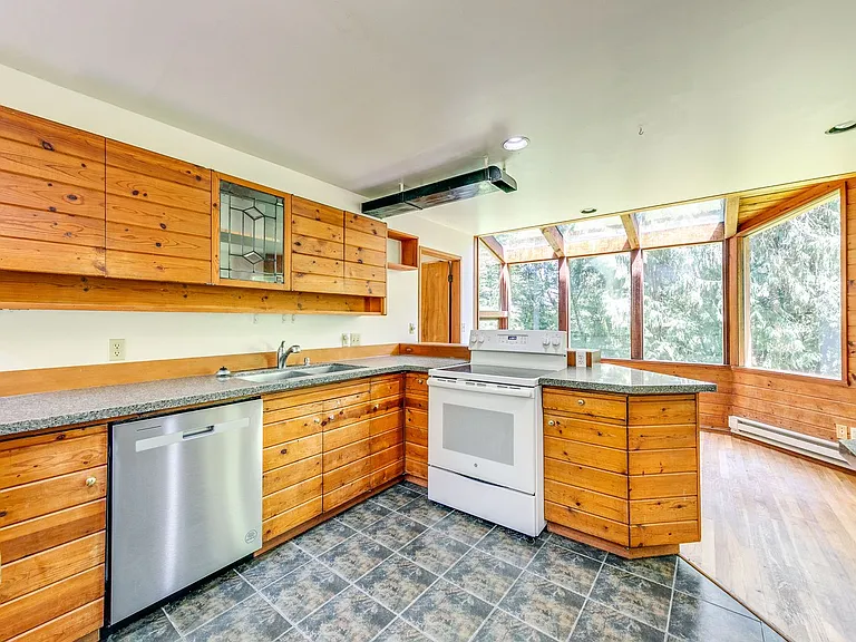 7019 NE Twin Ponds Rd — Photo 32