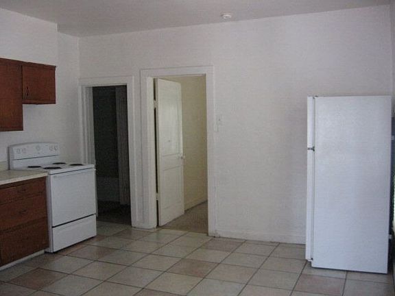 4th image of 803 E 12th St #805