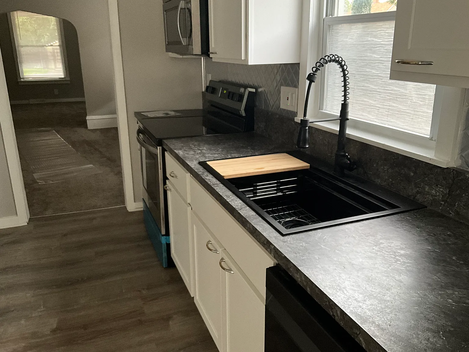 712 24th Ave NE — Photo 3