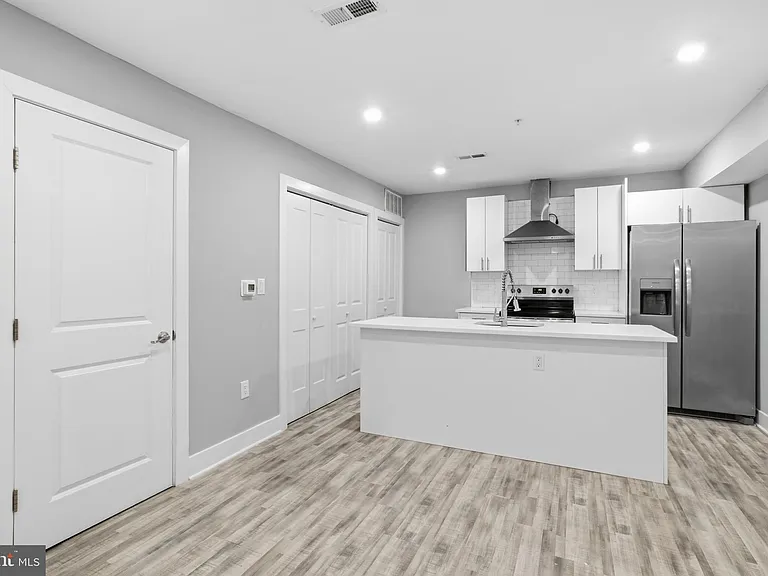 2500 N Mascher St #2 — Photo 2